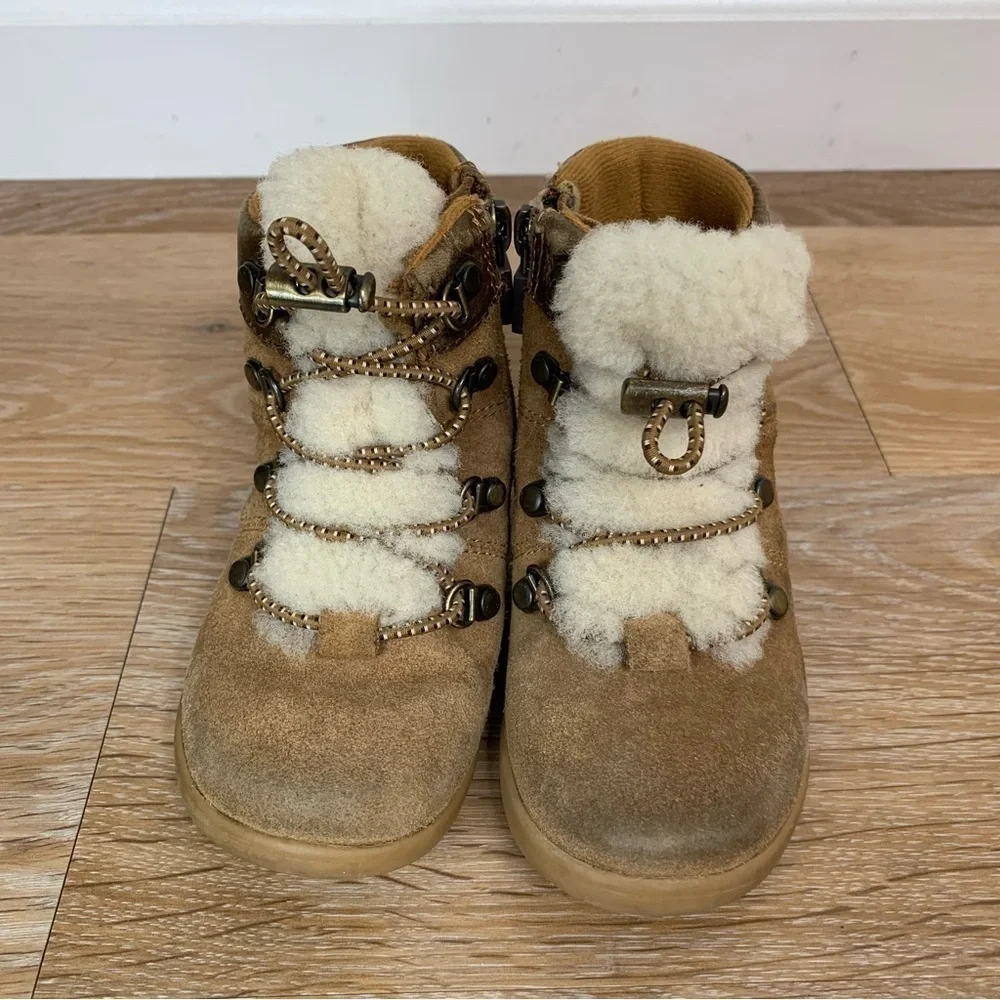 UGG Ager Kids Unisex Winter Warm Boots, Size 7